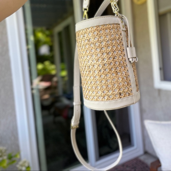 Adorable & RARE Tommy Bahama Handmade Rattan Woven Bucket Bag Purse NWT Khaki - Picture 5 of 6